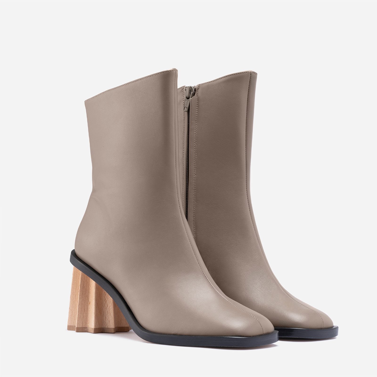 964 Pleated Heel Boot